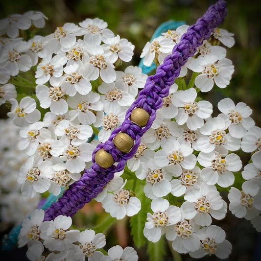 Armband - Violettes mit Goldenen Perlen
